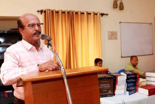 Dr CRK Nair welcoming the future Judicial Officers at the felicitation function