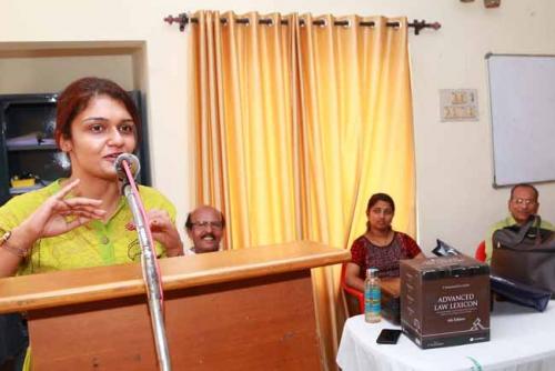 Sarica Sreegunan ,a student felicitates the winners