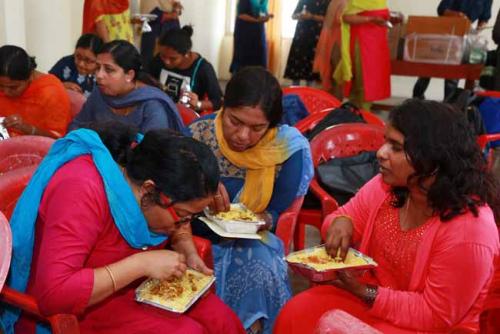 Students enjoying a sumptuous lunch