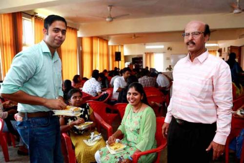  Students enjoying a sumptuous lunch